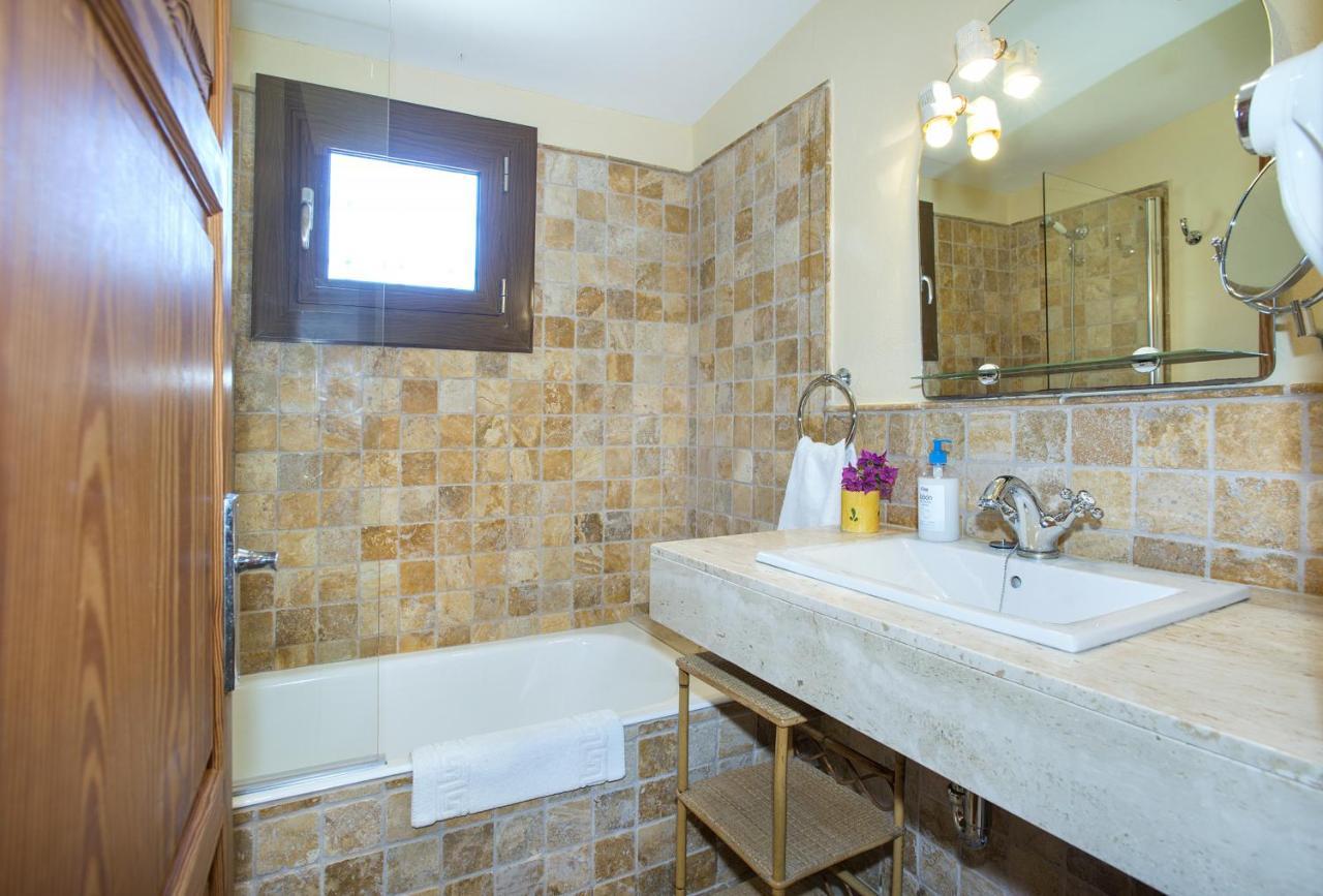Owl Booking Villa Pau - Fantastic Views بويينسا المظهر الخارجي الصورة